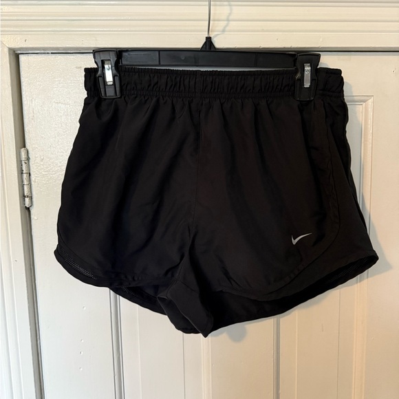 Nike Women's Black Athletic Shorts - Picture 1 of 3